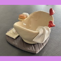 Badekar med creme og LOVE t�fler