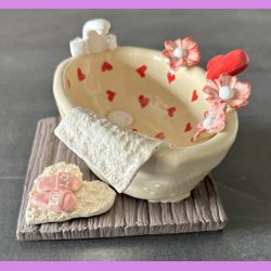 Badekar med  hjerter - blomster og t�fler.