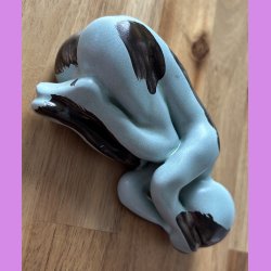 "Aldrig glem din power" Figur. Mint grn med kobber strejf.