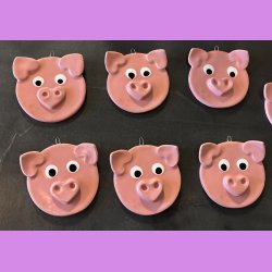 Julegrise med hjerte tryne og re. 