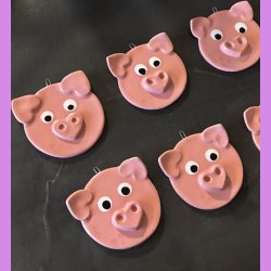 Julegrise med hjerte tryne og re. 