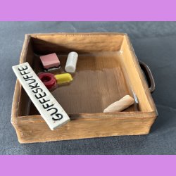 Guffeskuffe nr. 2 med vingummi sut- Lakrids konfekt - Skolekridt og karamelstang.