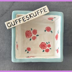 Guffeskuffe nr. 3 Gr�n med roser indvendig
