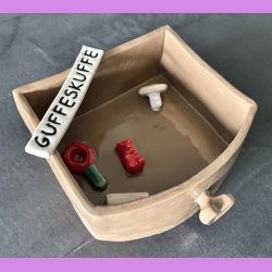 Guffeskuffe nr. 4 Brun med sliksut - vingummi bamse - skumsvamp og karamel.