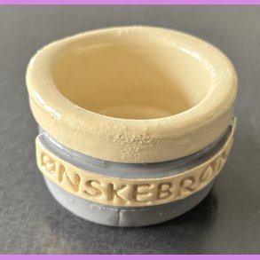 �nskebr�nd - Gr� med creme inde i.