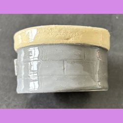 �nskebr�nd - Gr� med creme inde i.