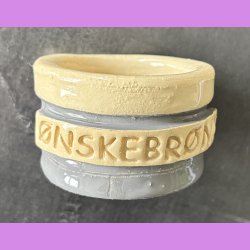 �nskebr�nd - Gr� med creme inde i.