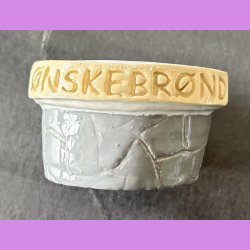 �nskebr�nd - Gr� med hvid inde i.