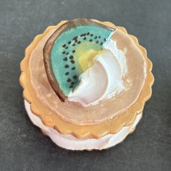 Medalje med kiwi - lys brun glasur