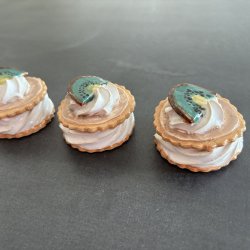 Medalje med kiwi - lys brun glasur