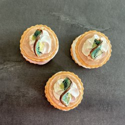 Medalje med skr kiwi - lys brun glasur