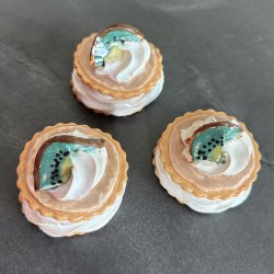 Medalje med skr kiwi - lys brun glasur