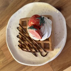 Vaffel med softice og jordbr
