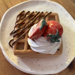 Vaffel med softice og jordbr