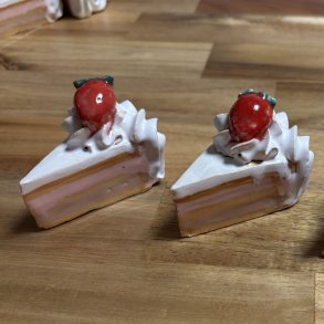 Lagkage stykke med jordb�r Choko/Jordb�r