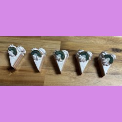 Lagkage stykke med kiwi 