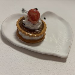 Medalje med jordbr p tallerken