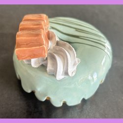 Donut med gr�n glasur og chokolade - Lille