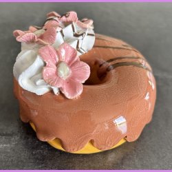 Donut  med brun glasur og blomster - Lille