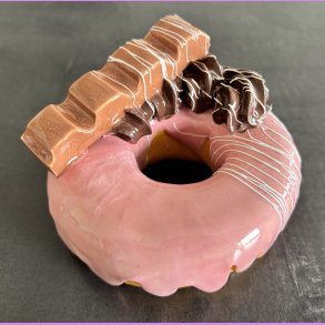 Donut med lyser�d glasur og chokolade - Stor