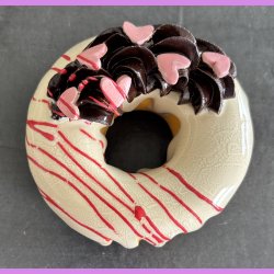 Donut med vanilie glasur og hjerte krymmel - Stor