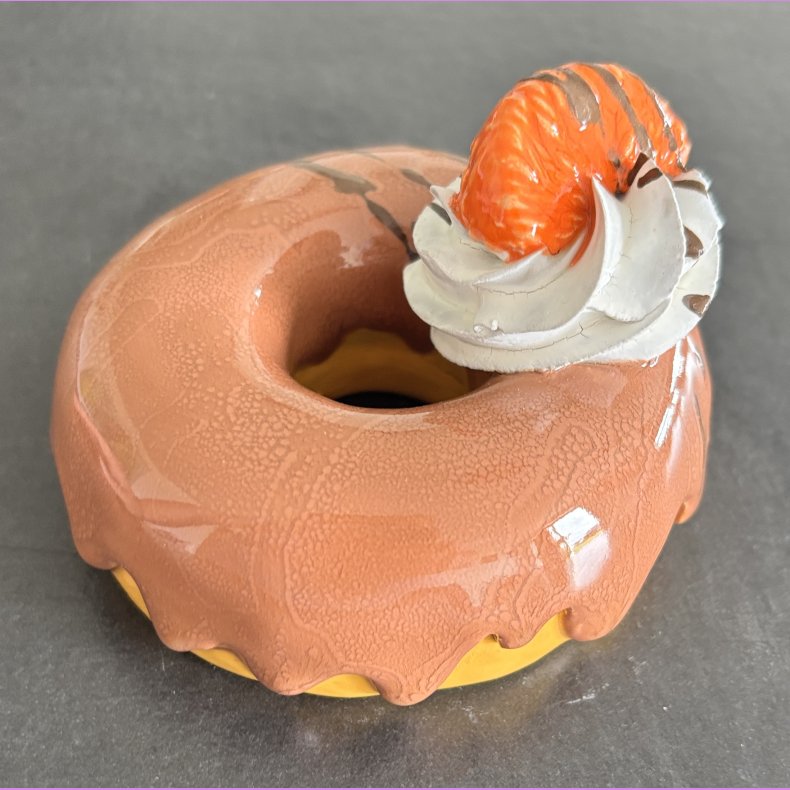Donut medbrun glasur og clementin - Stor