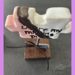 Puslebrik lyserd Med "Blessed" skilt