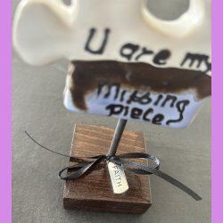 Puslebrik lysebl Med "Faith" skilt