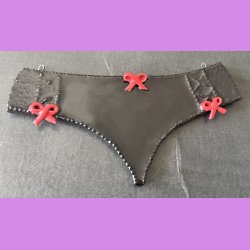 Trusser - Sort med r�de sl�jfer