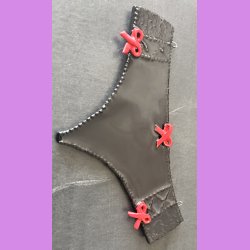 Trusser - Sort med r�de sl�jfer