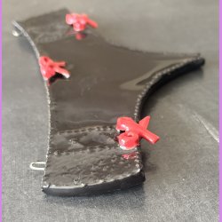 Trusser - Sort med r�de sl�jfer