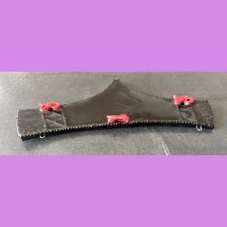 Trusser - Sort med r�de sl�jfer