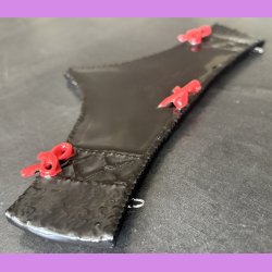 Trusser - Sort med r�de sl�jfer