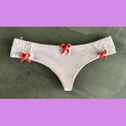Trusser - Lyselilla med r�de sl�jfer