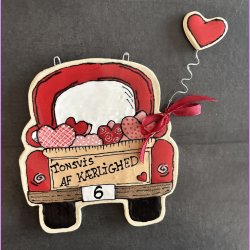 LOVE CAR - R�d med hjerte ballon. Tonsvis af k�rlighed. Med oph�ng.