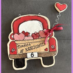 LOVE CAR - R�d med hjerte ballon. Tonsvis af k�rlighed. Med oph�ng.