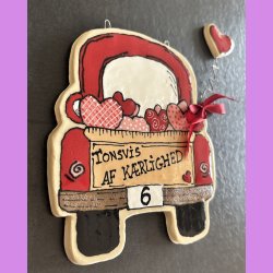 LOVE CAR - R�d med hjerte ballon. Tonsvis af k�rlighed. Med oph�ng.