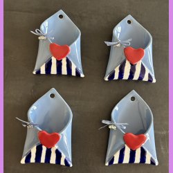 LOVE NOTE kuvert - Bl� med striber - til oph�ng.