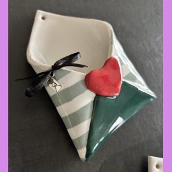  LOVE NOTE kuvert - Gr�n med striber.