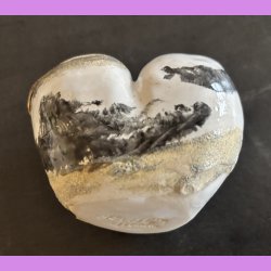 Tilde hjerte nr. 1 - Hvid - sort og krater glasur