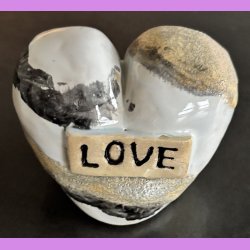 Tilde hjerte nr. 1 - Hvid - sort og krater glasur