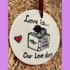 Love is... oph�ng - Our love story