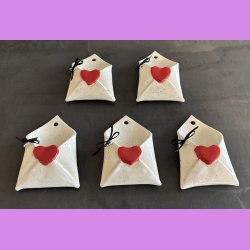 LOVE NOTE kuvert - Hvid med prikker