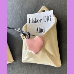 LOVE NOTE kuvert - med lyser�dt hjerte