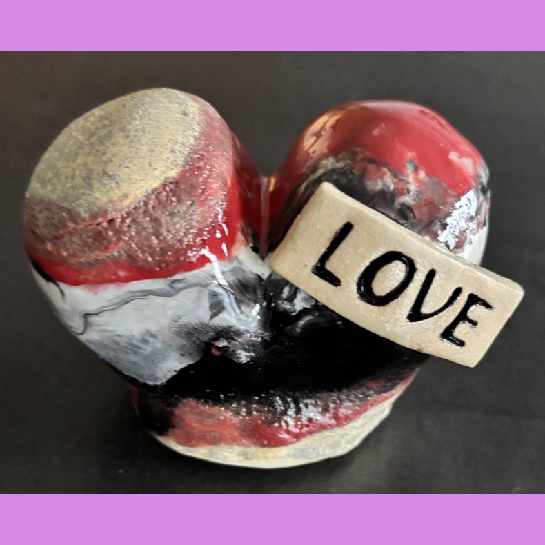 Tilde hjerte nr. 2 - R�d - sort - hvid - gr� og krater glasur