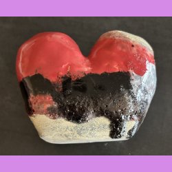 Tilde hjerte nr. 2 - R�d - sort - hvid - gr� og krater glasur
