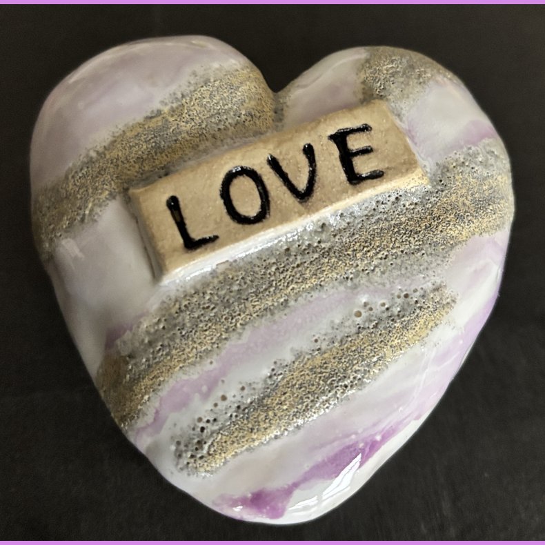 Tilde hjerte nr. 6 - Hvid - lyslilla og krater glasur 