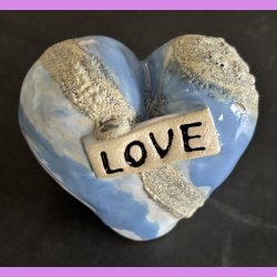 Tilde hjerte nr. 3. Lysebl� - hvid og krater glasur