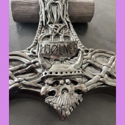 Thors hammer Kmpe Mjlner