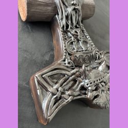 Thors hammer Kmpe Mjlner